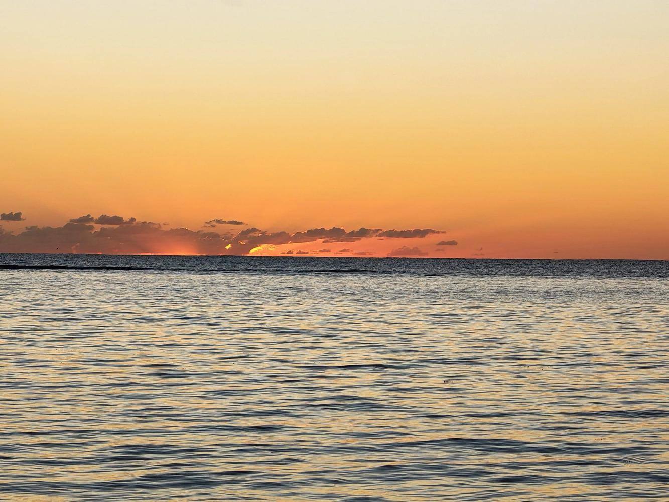 Coucher de soleil sur l'océan à Maurice
