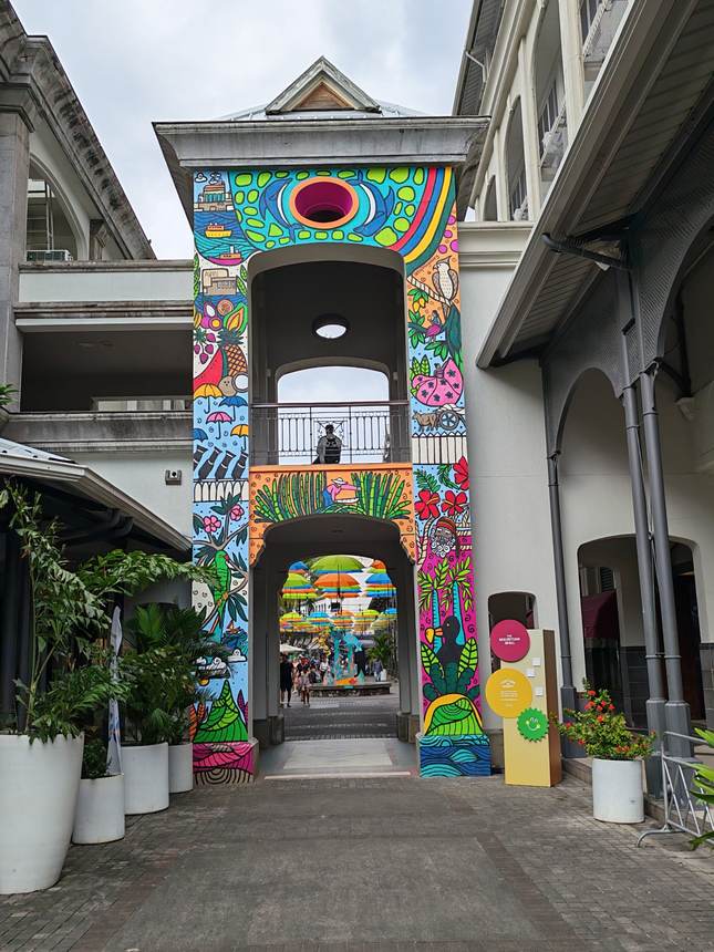 Une fresque colorée au Caudan Waterfront