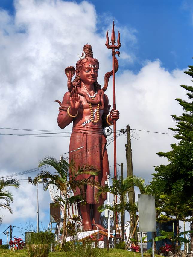 La grande statue de Shiva à l’entrée de Grand Bassin