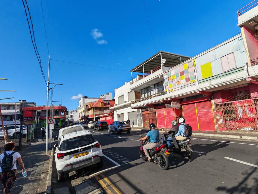 Rue commerçante près du quartier chinois