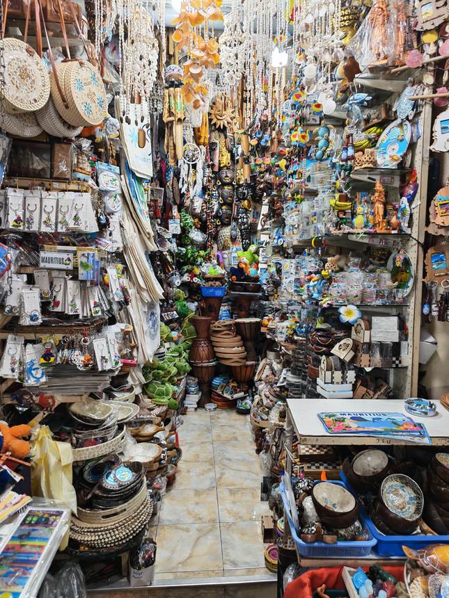 Une boutique de souvenirs à Port-Louis